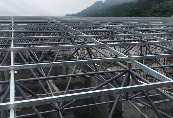 满洲里仁怀冠英学校艺体楼网架